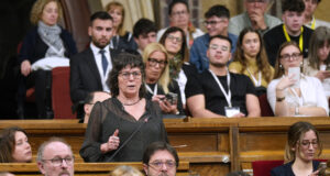 Illa, als crítics amb la presència dels mossos als centres educatius: “Quina por tenen a provar-ho?”